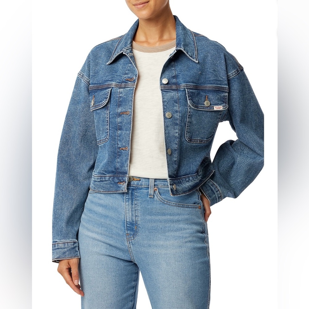 Levi Strauss Signature Women's Relaxed Trucker Jacket